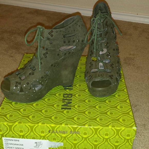 Wedges - Picture 3 of 3