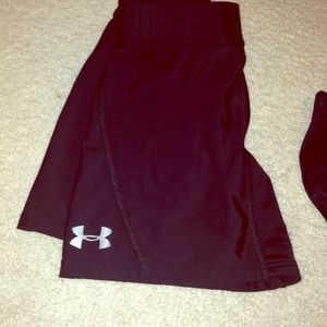 Underarmour skidding shorts