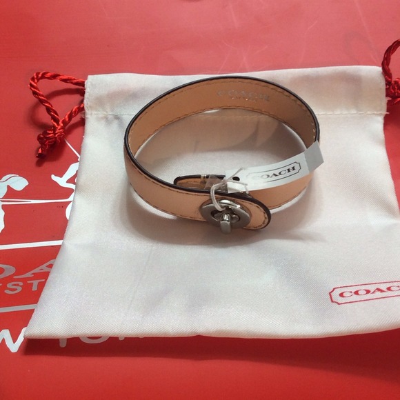 💯Coach Leather wrap Turn-lock bracelet