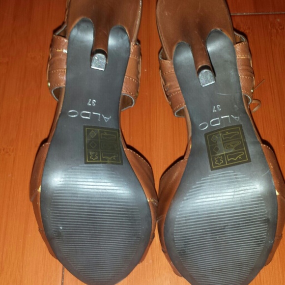 Brown stitched and laced sandals - Picture 3 of 4