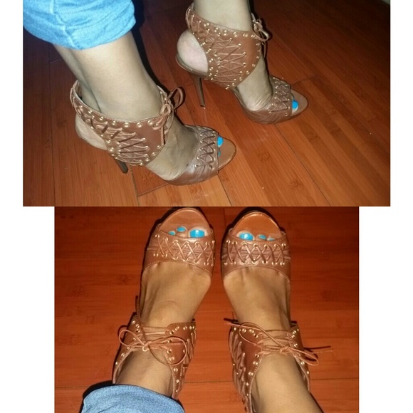 Brown stitched and laced sandals - Picture 4 of 4