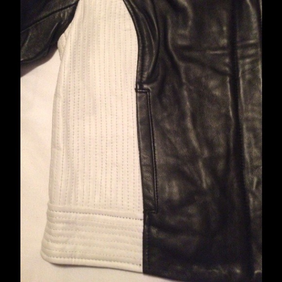 ❌S O L D  white/black stitch detail leather jacket - Picture 3 of 4