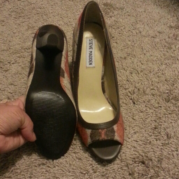 Steve Madden brand new brown & orange peep toes - Picture 3 of 3