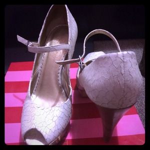 Jessica Simpson's peep toe