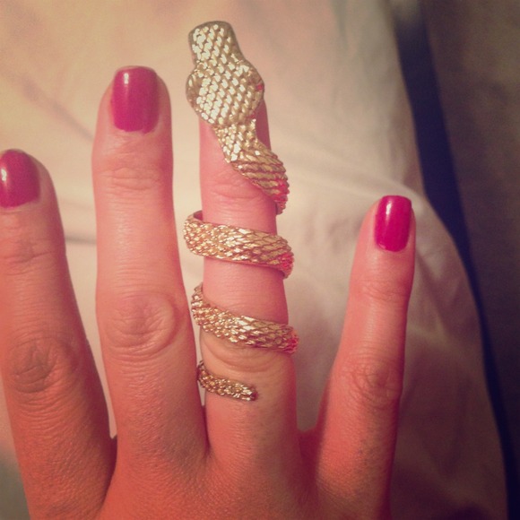 🐍GOLD UNIQUE SNAKE RING🐍