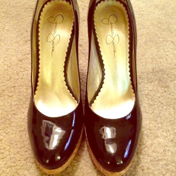 "Jessica Simpson" black cork pumps!