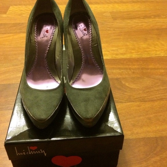 Pewter pumps w/hidden platform - Picture 2 of 4