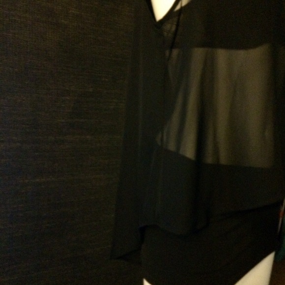 High-low sheer top - Picture 3 of 3