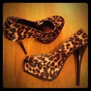 Cheetah print pumps