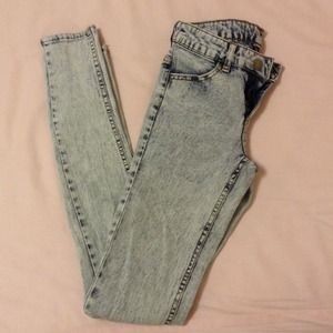 Acid wash skinny jeans