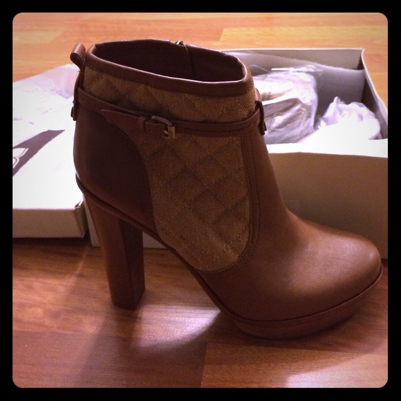 BCBG MaxAzria Booties 😘🎉HOST PICK!💃🎉FallSplurg