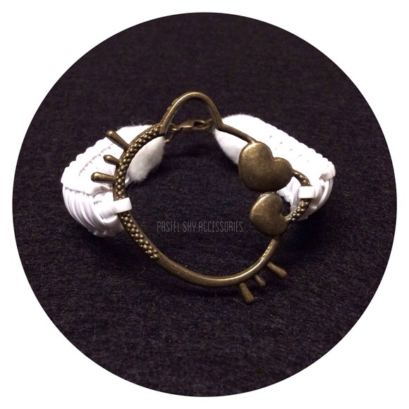 Jewelry - HELLO KITTY bracelet