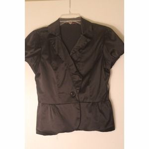Super cute short sleeve black blazer