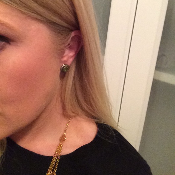 Authentic David Yurman Earrings - Picture 2 of 9