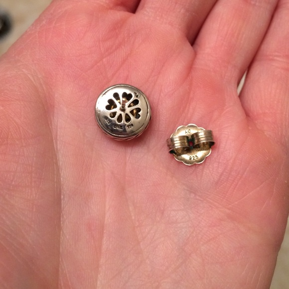 Authentic David Yurman Earrings - Picture 4 of 9