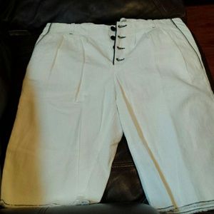 CHLOE' White linen walking, Bermuda shots