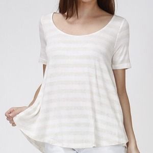 Oversized top, made of lightweight woven material