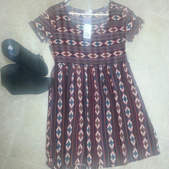 Dress - Picture 2 of 3