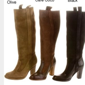 Frye villager pull on boots