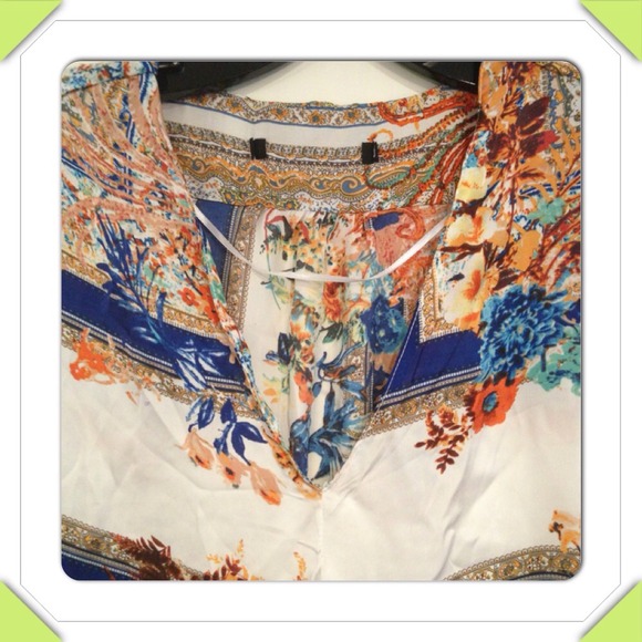 ❗NEW ITEM❗Silky Floral Dress - Picture 2 of 3