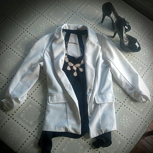SOLD:: White Blazer:: 3/4 length - Picture 2 of 4