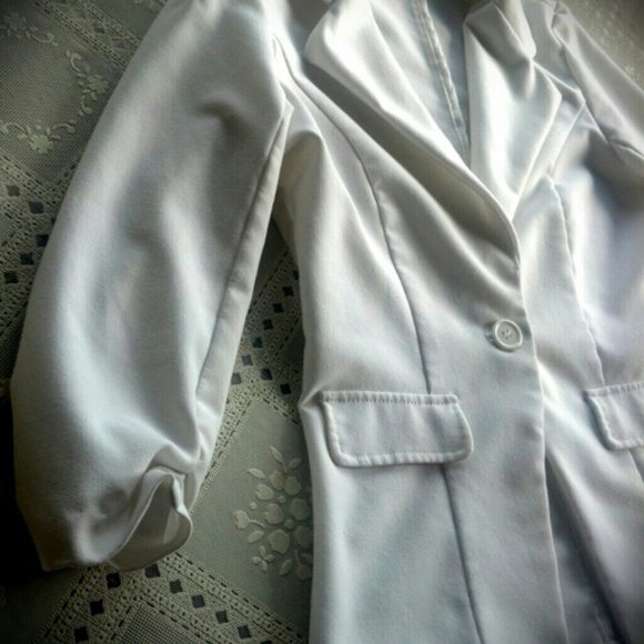 SOLD:: White Blazer:: 3/4 length - Picture 4 of 4
