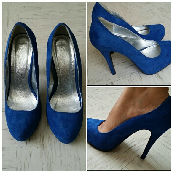 Royal blue pumps