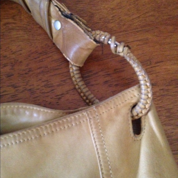 BCBG VERY MUCH PRELOVED SOFT LEATHER HOBO! - Picture 3 of 4