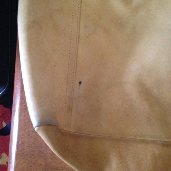 BCBG VERY MUCH PRELOVED SOFT LEATHER HOBO! - Picture 4 of 4