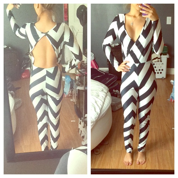 Dresses & Skirts - Geometric jumpsuit