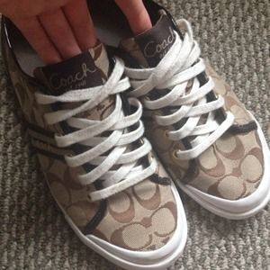 Sz 9.5 Coach tennis shoes