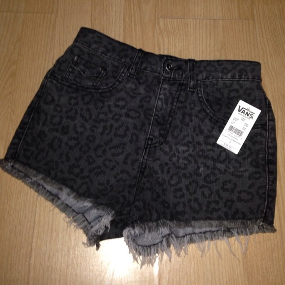 VANS Denim short with cute leopard print size 3 - Picture 1 of 4