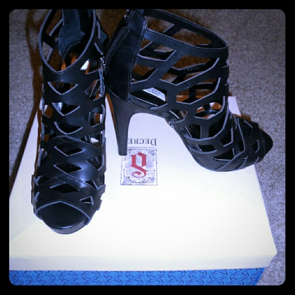High heel black sandals sz 7