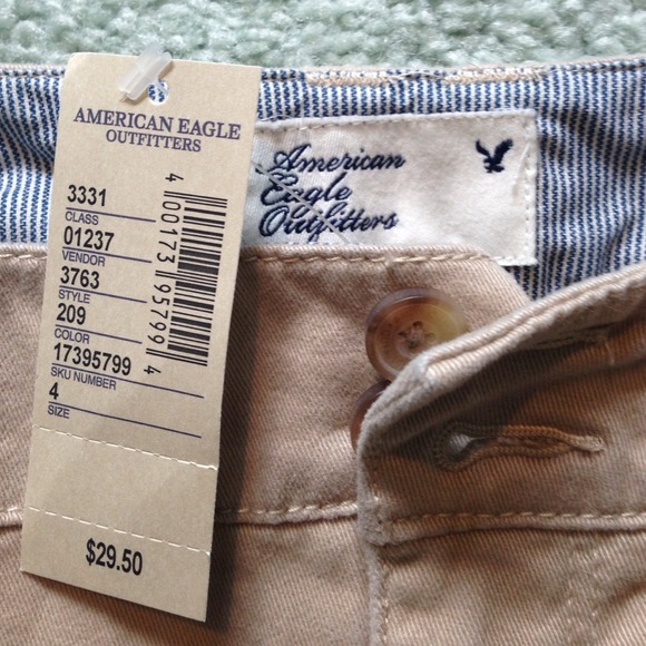 American Eagle Shorts new with tags! - Picture 2 of 3