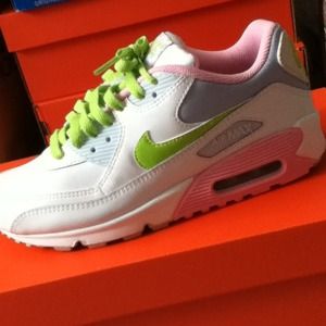 NWOT-Nike Air Max-6Y Easter Edition