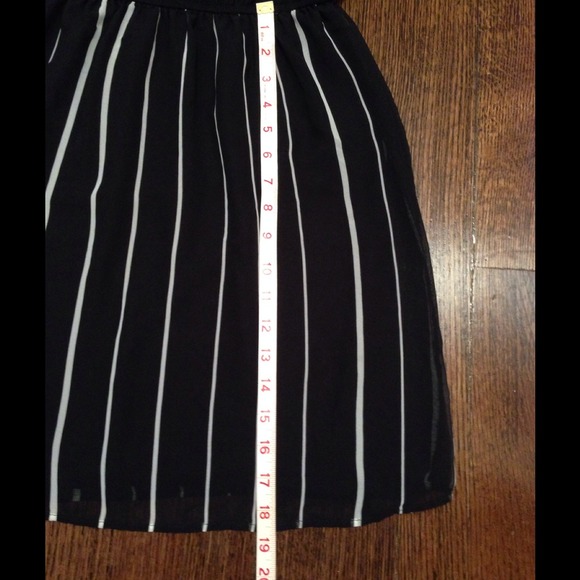 ❌SOLD IN BUNDLE❌ striped Dress - Picture 3 of 3