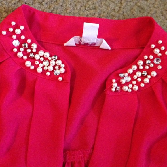 🚫BUNDLED🚫Detailed neck top - Picture 2 of 4