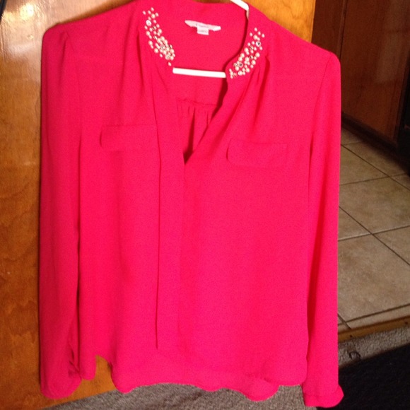 🚫BUNDLED🚫Detailed neck top - Picture 3 of 4