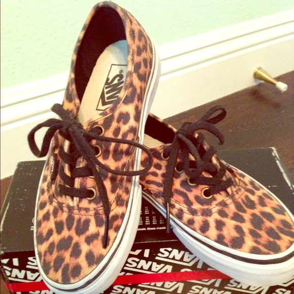 Leopard print Vans. Size 5 Women's