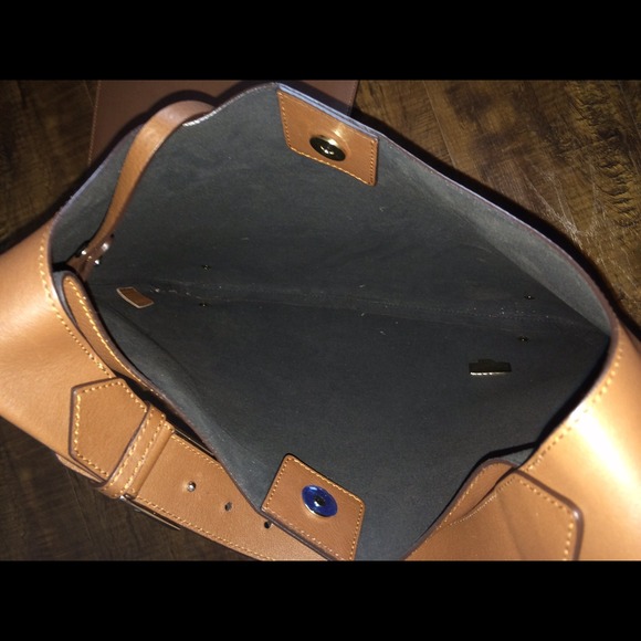 Authentic Givenchy HDG small hobo handbag, brown - Picture 3 of 4