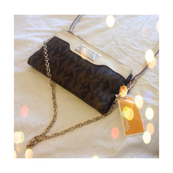 ON SALE❤️🚫Small Brown clutch✨