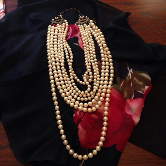 Vintage look 7 strand pearl necklace ..New