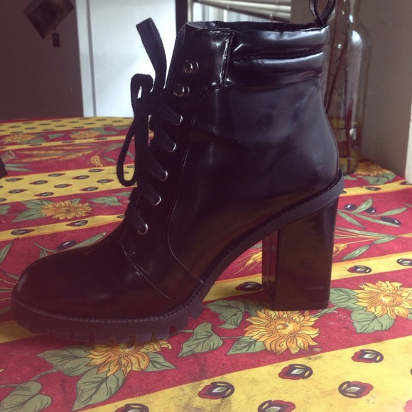 Zara Trafaluc boots