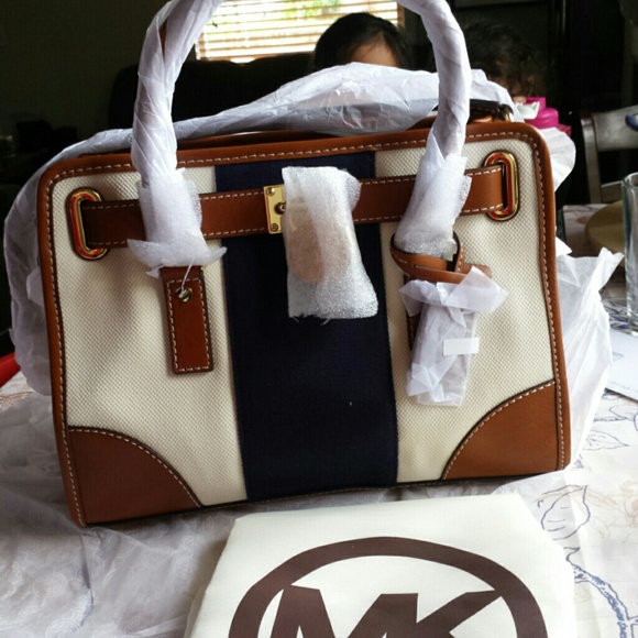 100% auth Michael Kors 💰SOLD ON MY WEB PAGE💵🎊🎊 - Picture 1 of 1