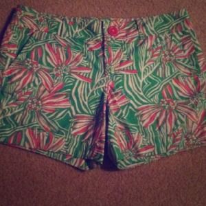 SOLD Lilly pulitzer Callahan shorts