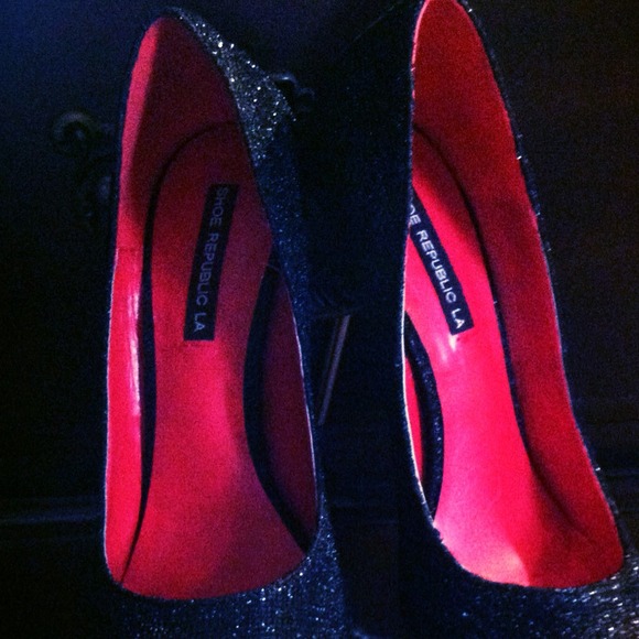 Black sparkly stilettos - Picture 3 of 3