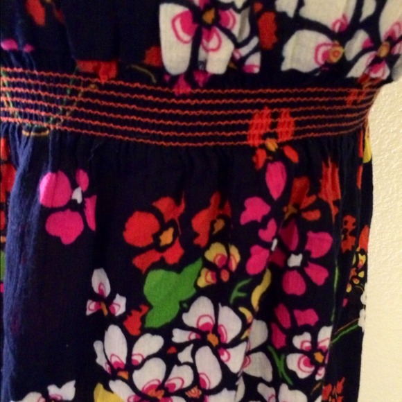 Floral tank - Picture 3 of 3