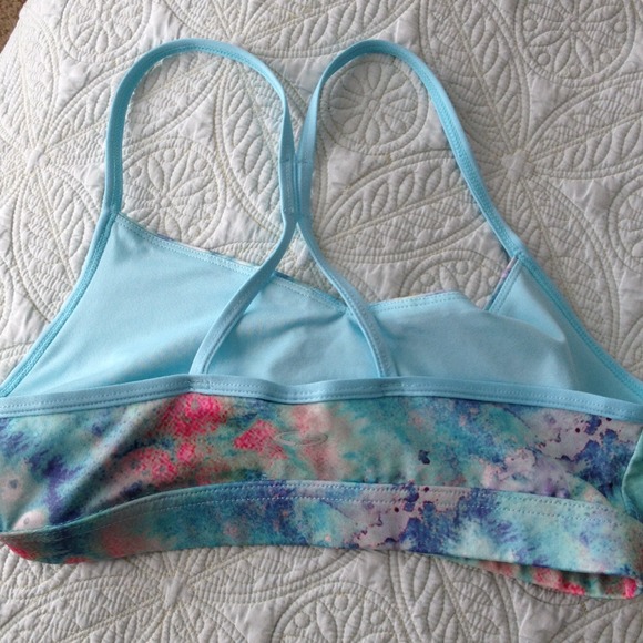 💙💙Sports Bra💙💙 - Picture 2 of 2