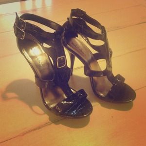 Sexy Michael Antonio Pumps