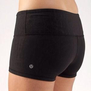 Lulu lemon black spandex, short style
